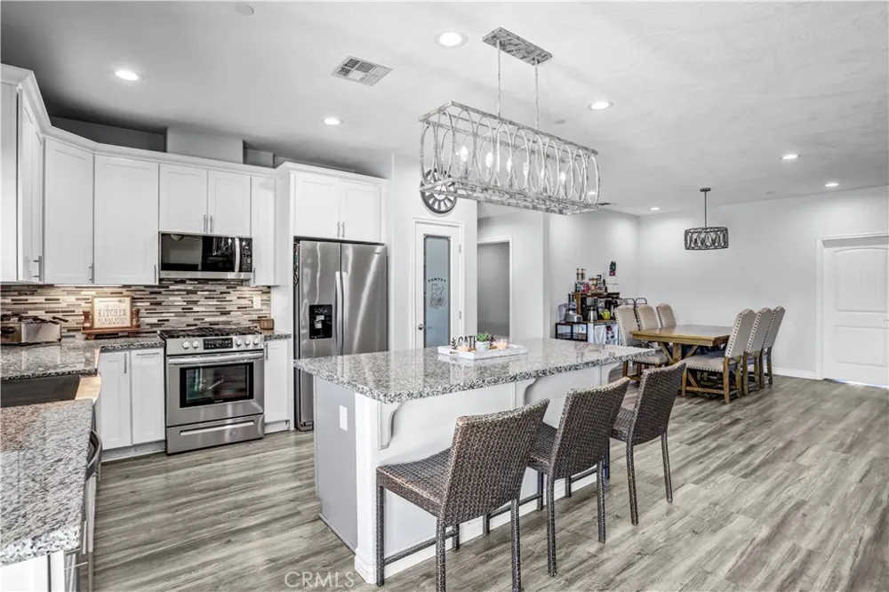 11078 Redwood Avenue Hesperia, CA 92345