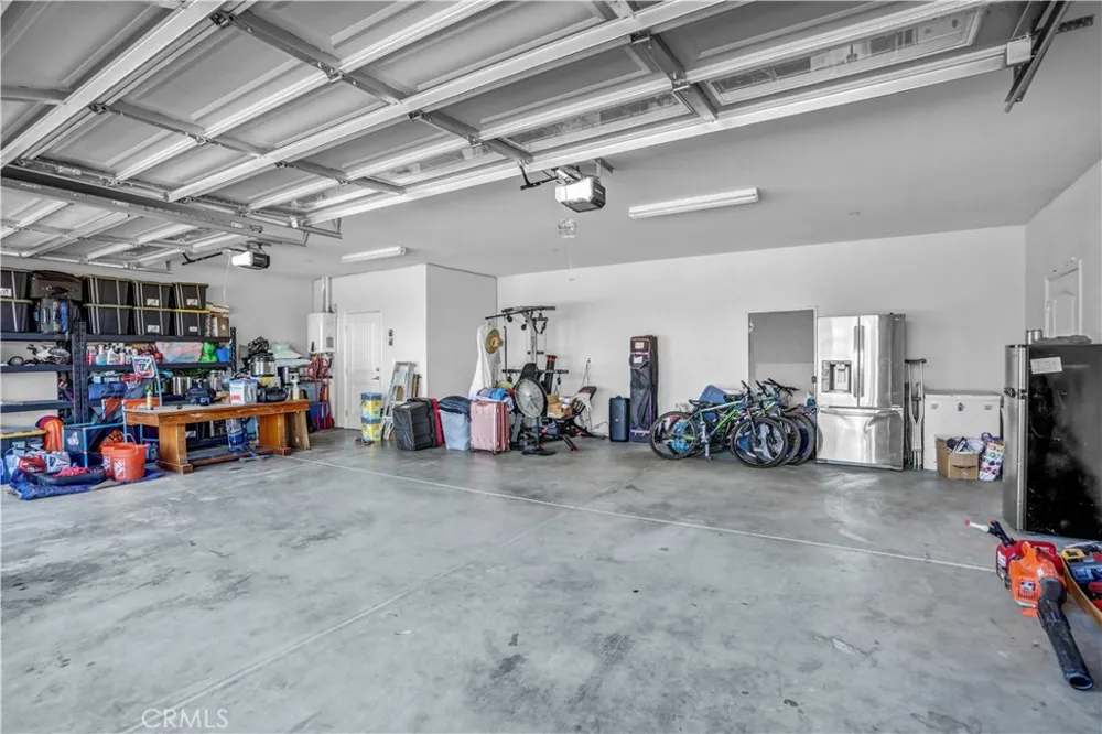 11078 Redwood Avenue Hesperia, CA 92345