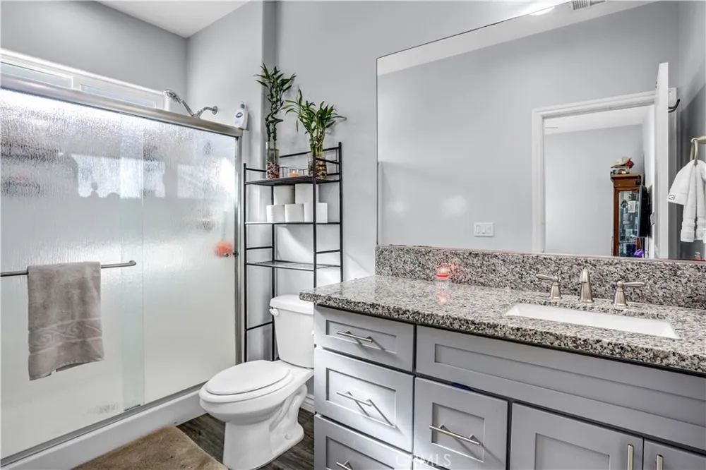 11078 Redwood Avenue Hesperia, CA 92345