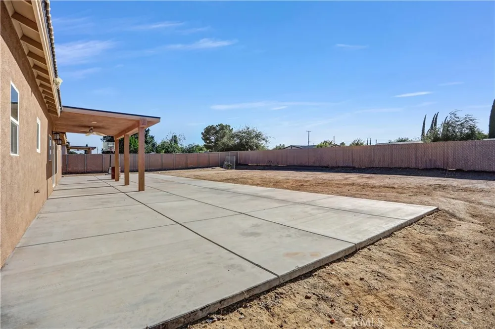 11078 Redwood Avenue Hesperia, CA 92345