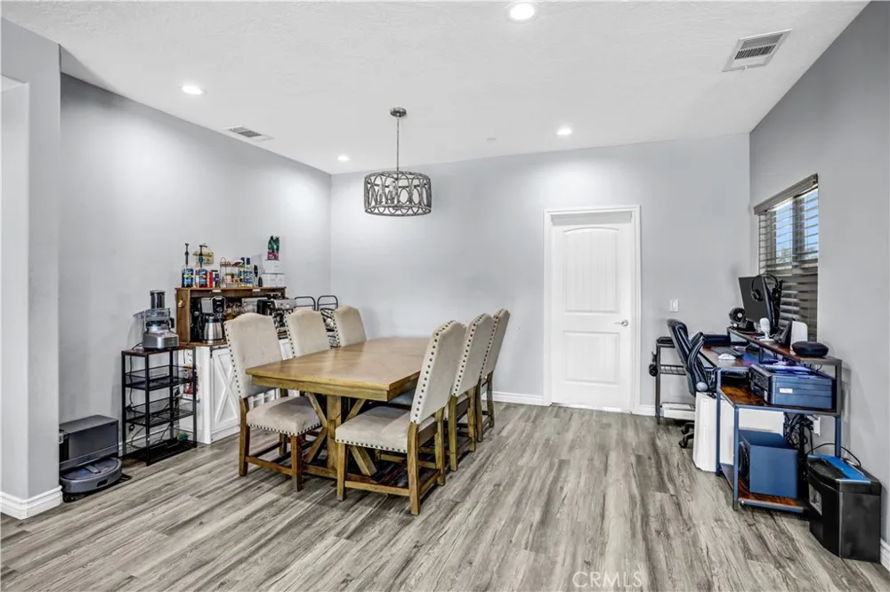11078 Redwood Avenue Hesperia, CA 92345