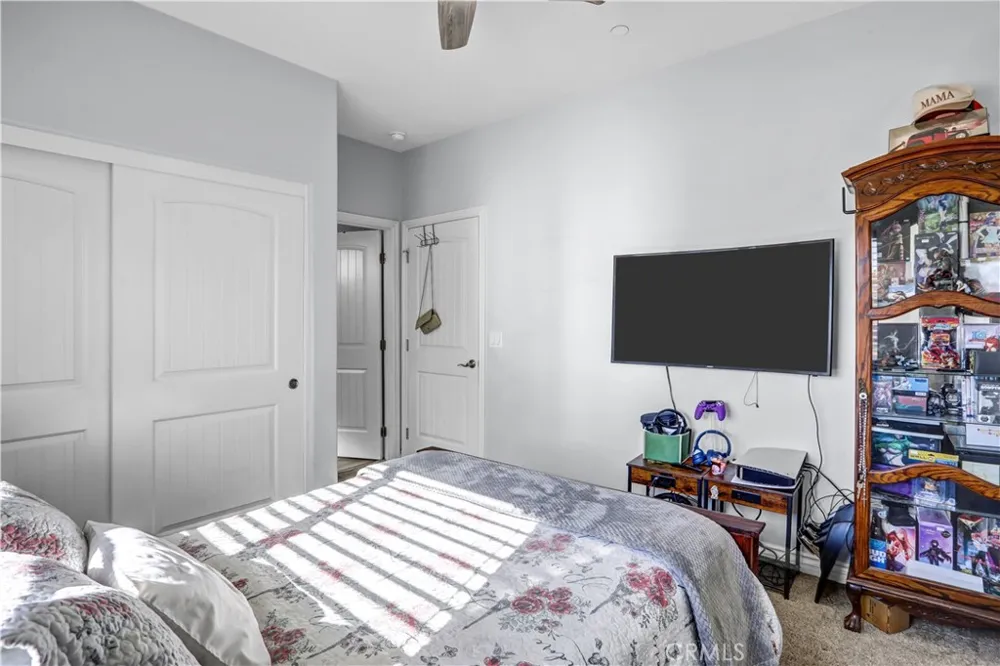 11078 Redwood Avenue Hesperia, CA 92345