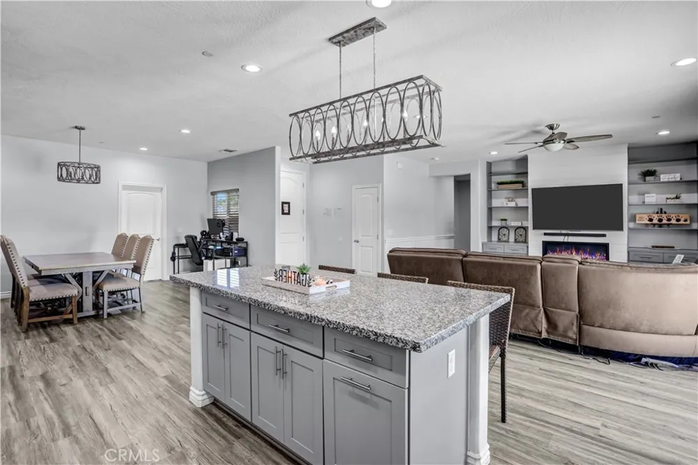 11078 Redwood Avenue Hesperia, CA 92345