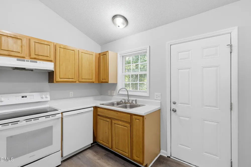 2003 Laurel Leaf Road Zebulon, NC 27597