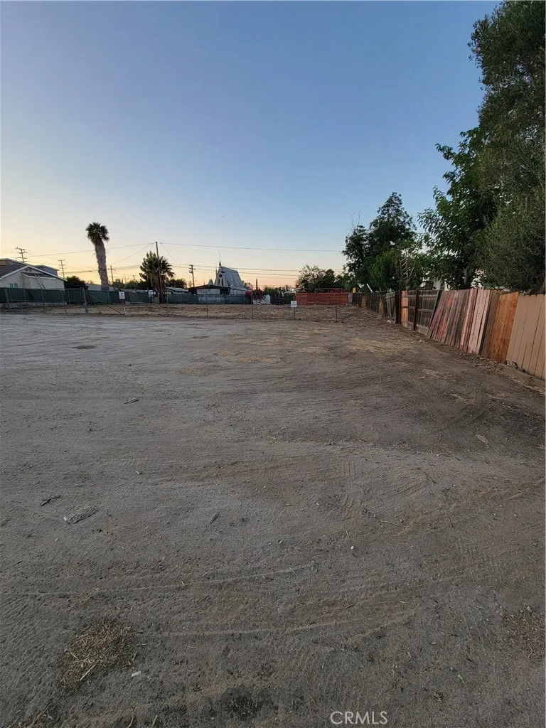 W 4th St Perris, CA 92570