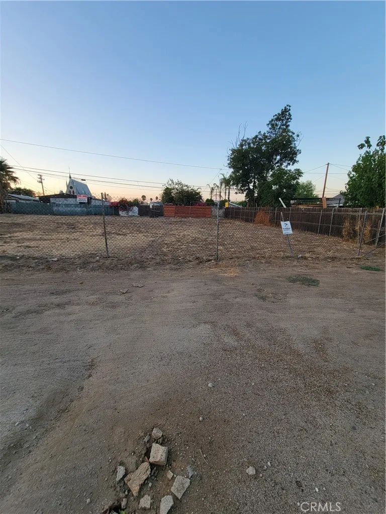 W 4th St Perris, CA 92570