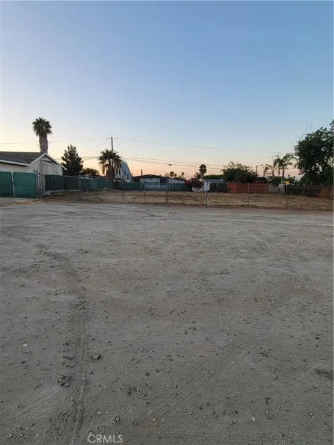 W 4th St