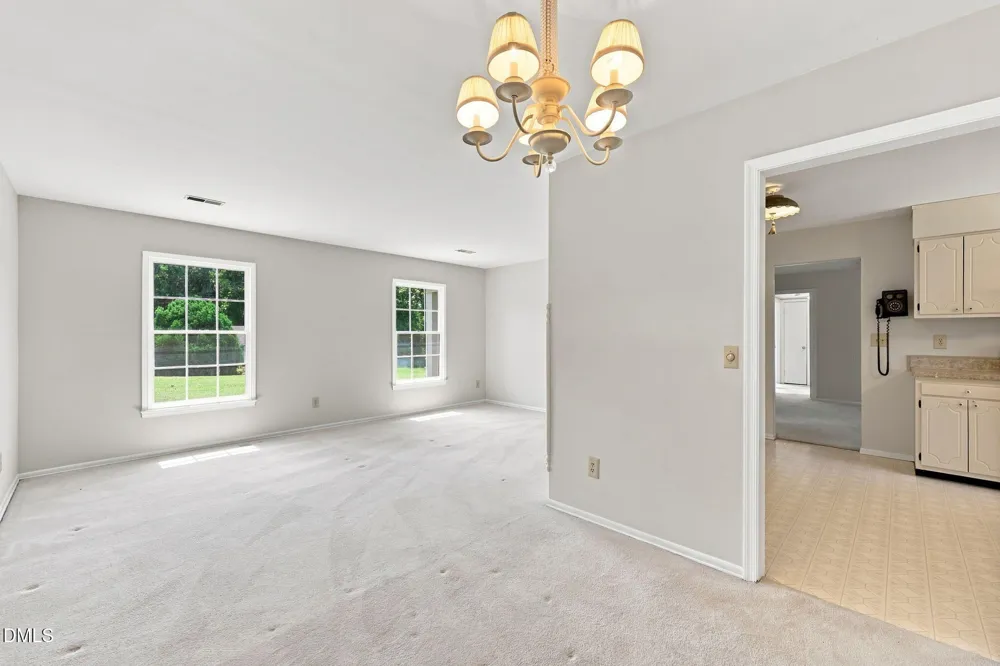 2371 Buckingham Road Burlington, NC 27217