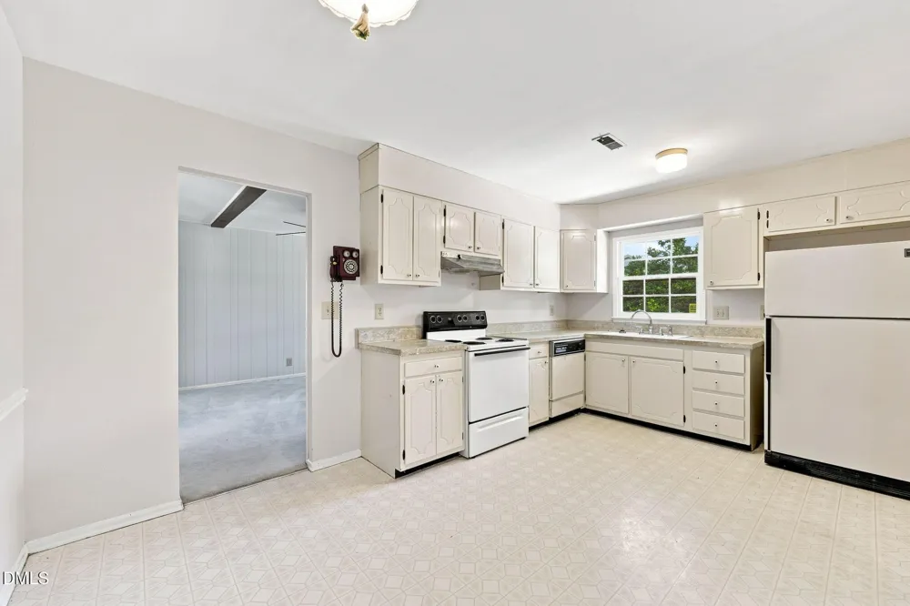 2371 Buckingham Road Burlington, NC 27217