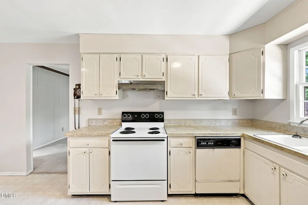 2371 Buckingham Road Burlington, NC 27217