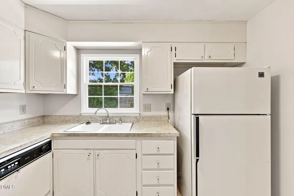 2371 Buckingham Road Burlington, NC 27217