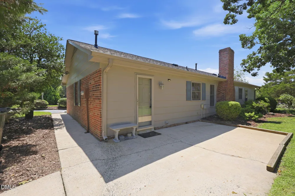 2371 Buckingham Road Burlington, NC 27217