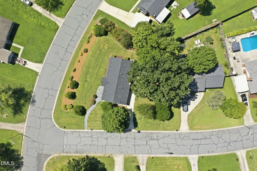 2371 Buckingham Road Burlington, NC 27217