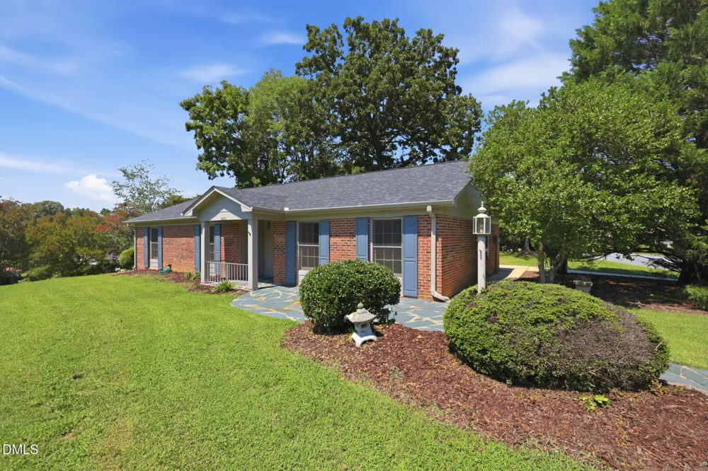 2371 Buckingham Road Burlington, NC 27217