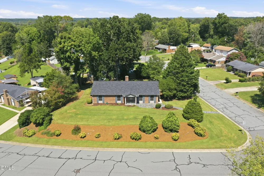2371 Buckingham Road Burlington, NC 27217