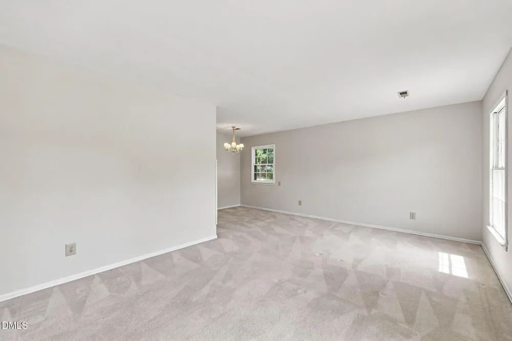 2371 Buckingham Road Burlington, NC 27217