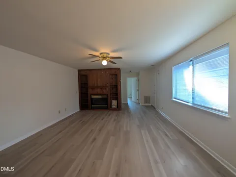 386 Summerwalk Circle