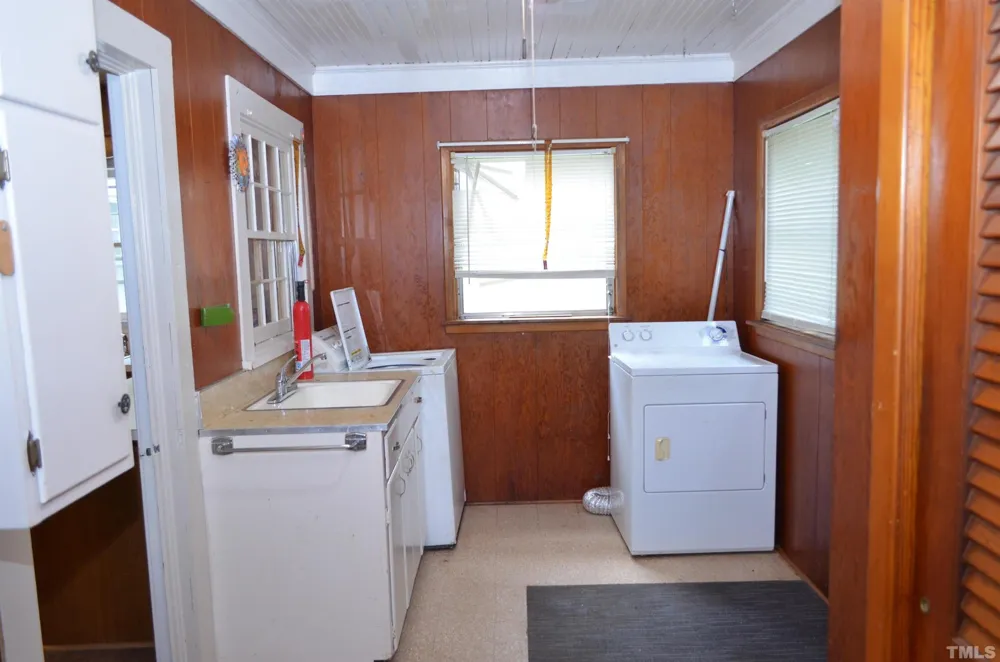 19121 Us-64 Siler City, NC 27344