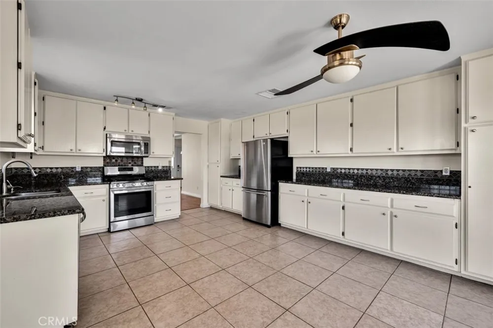 58832 Natoma Yucca Valley, CA 92284