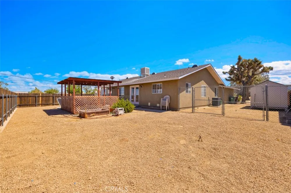 58832 Natoma Yucca Valley, CA 92284