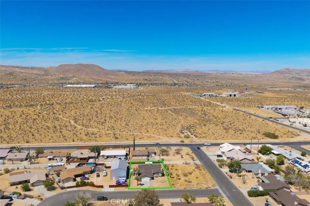 58832 Natoma Yucca Valley, CA 92284