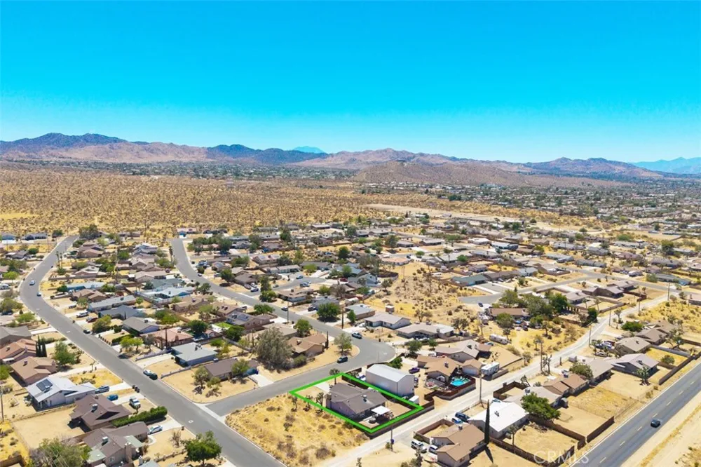 58832 Natoma Yucca Valley, CA 92284