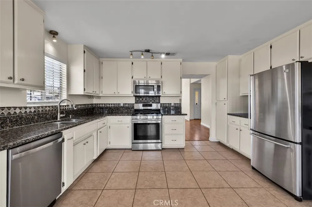 58832 Natoma Yucca Valley, CA 92284