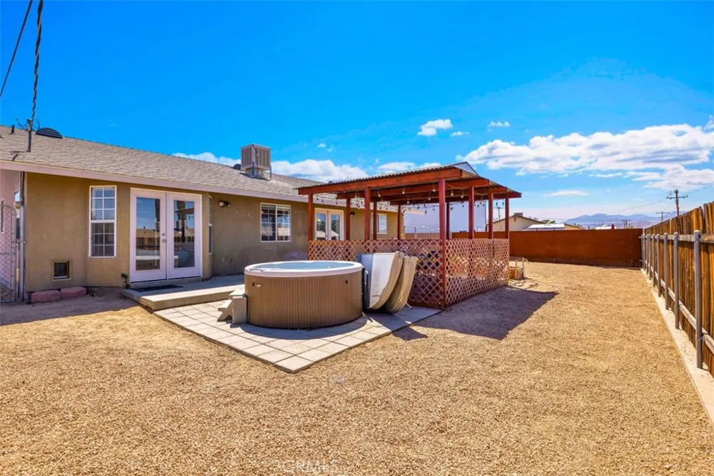58832 Natoma Yucca Valley, CA 92284