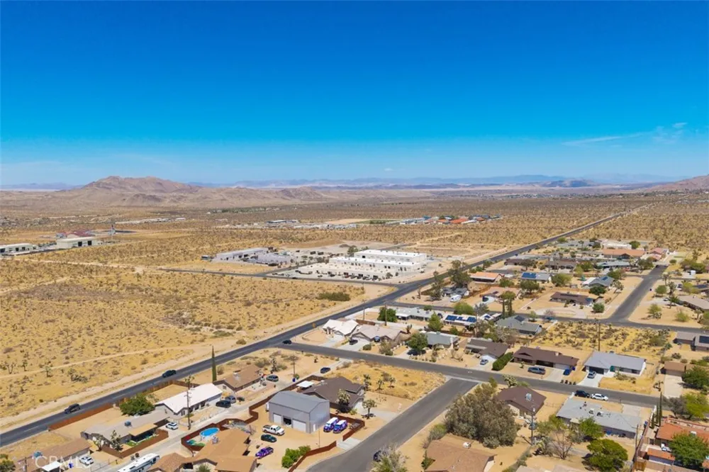 58832 Natoma Yucca Valley, CA 92284