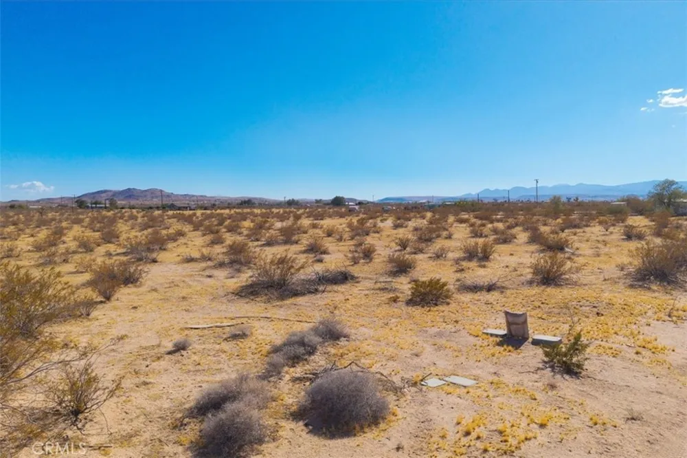 60309 Applegate Way Landers, CA 92285