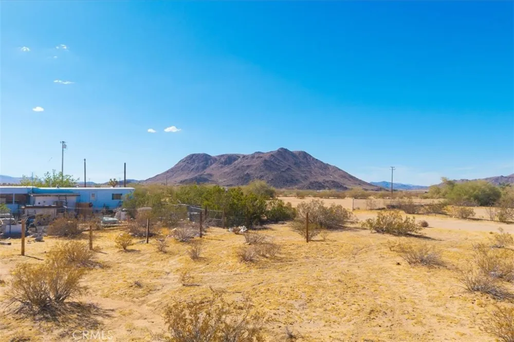 60309 Applegate Way Landers, CA 92285