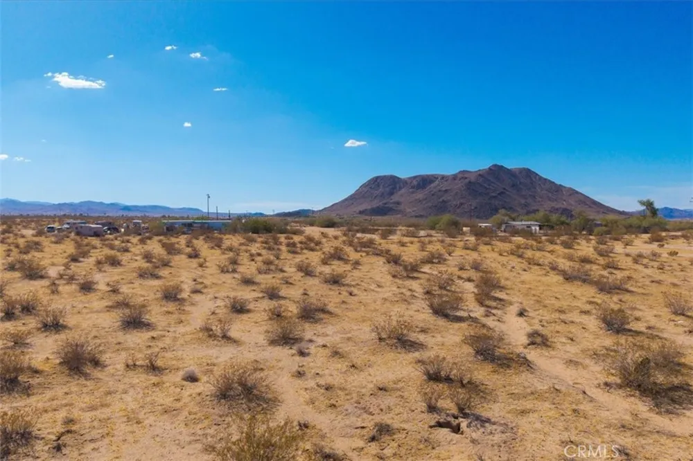 60309 Applegate Way Landers, CA 92285