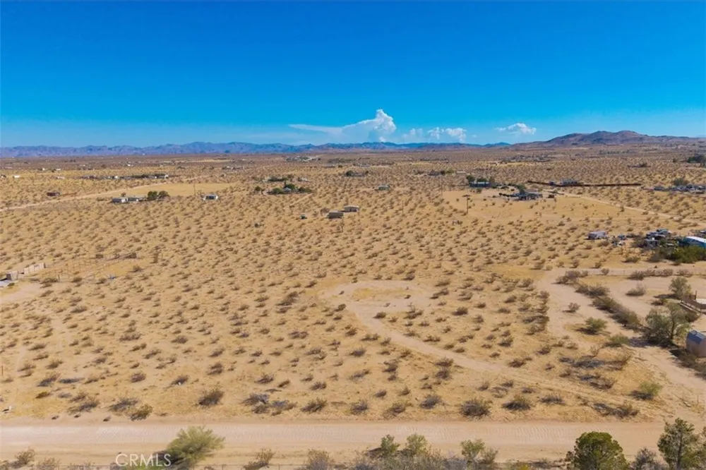 60309 Applegate Way Landers, CA 92285