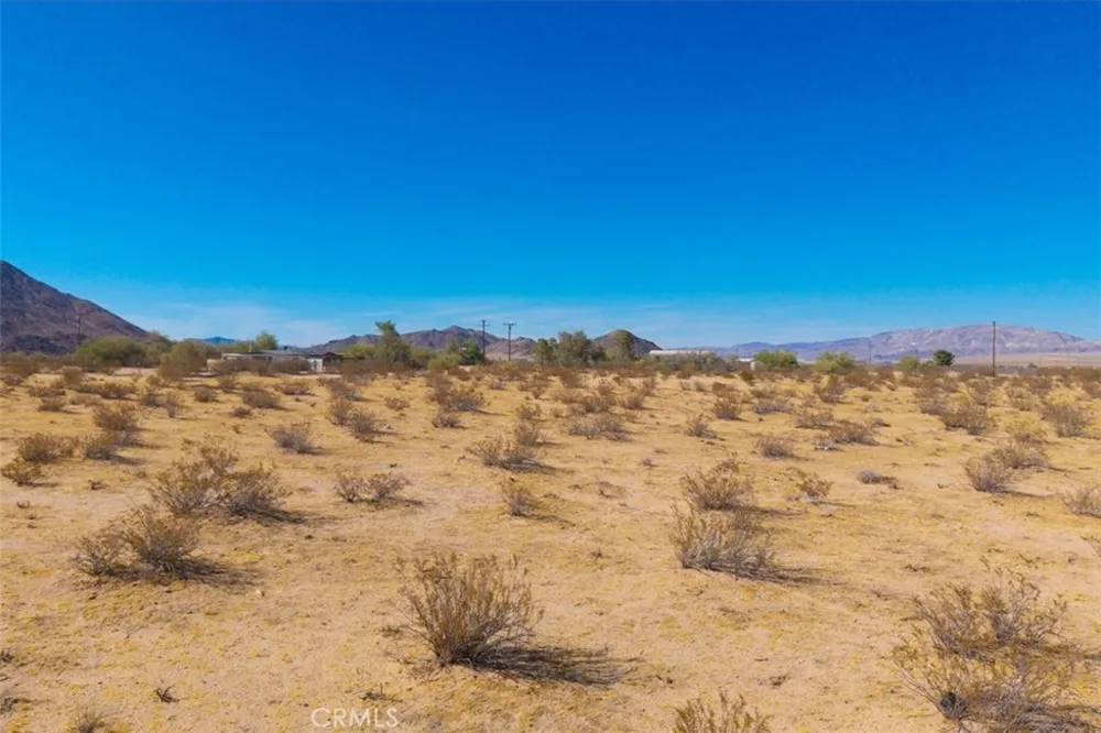 60309 Applegate Way Landers, CA 92285