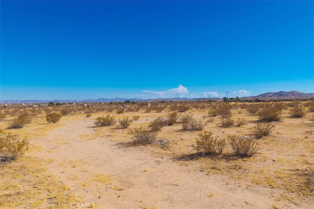 60309 Applegate Way Landers, CA 92285