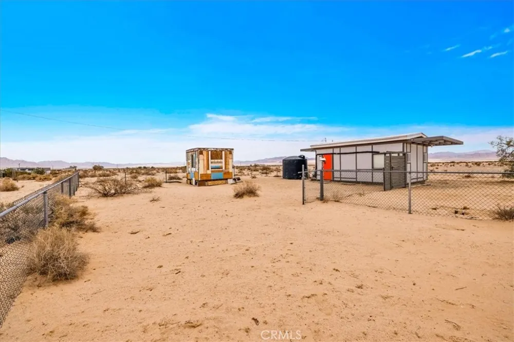 84951 Amboy Road 29 Palms, CA 92277