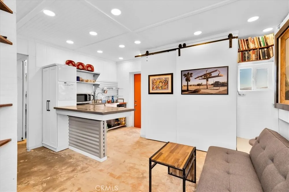 84951 Amboy Road 29 Palms, CA 92277