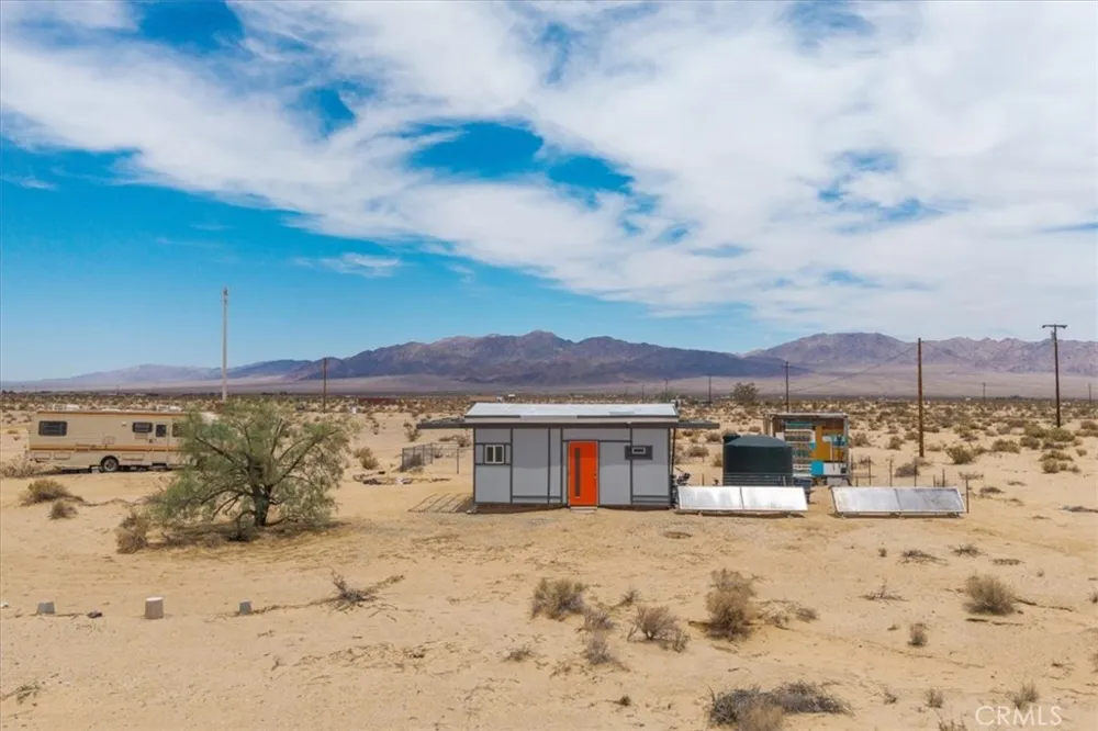 84951 Amboy Road 29 Palms, CA 92277