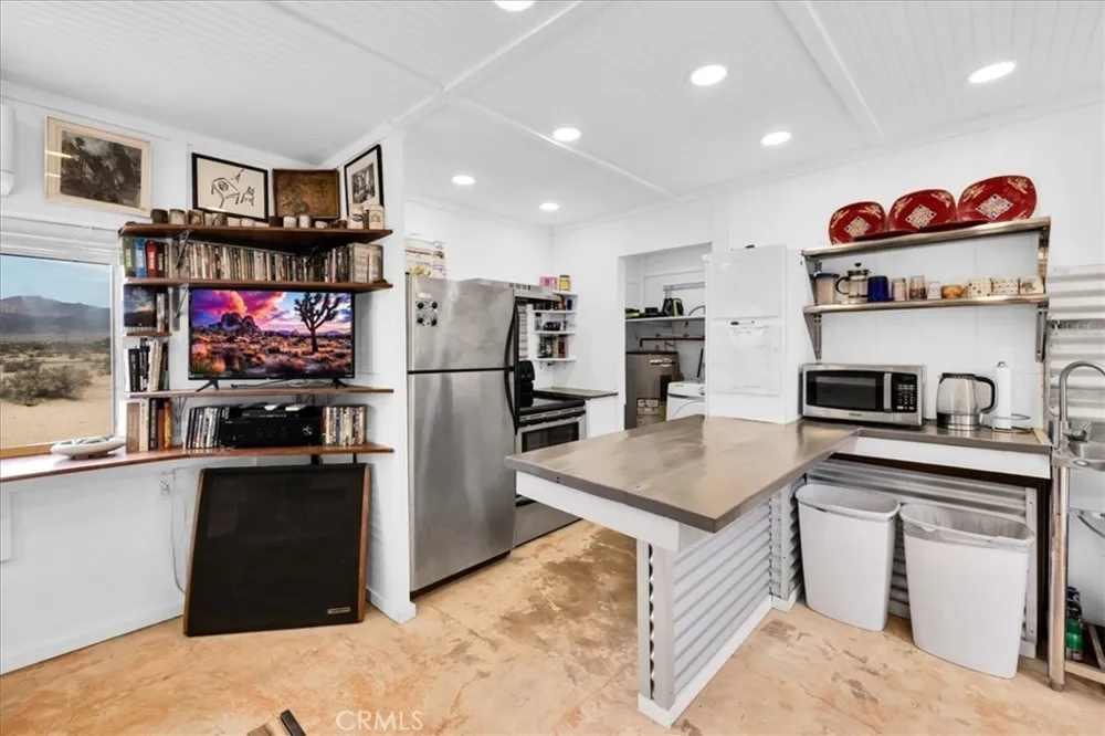 84951 Amboy Road 29 Palms, CA 92277