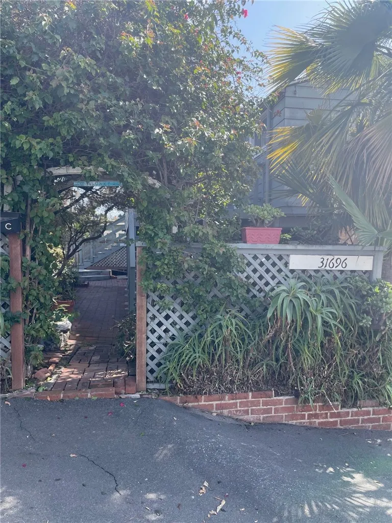31696 Third Ave #C Laguna Beach, CA 92651