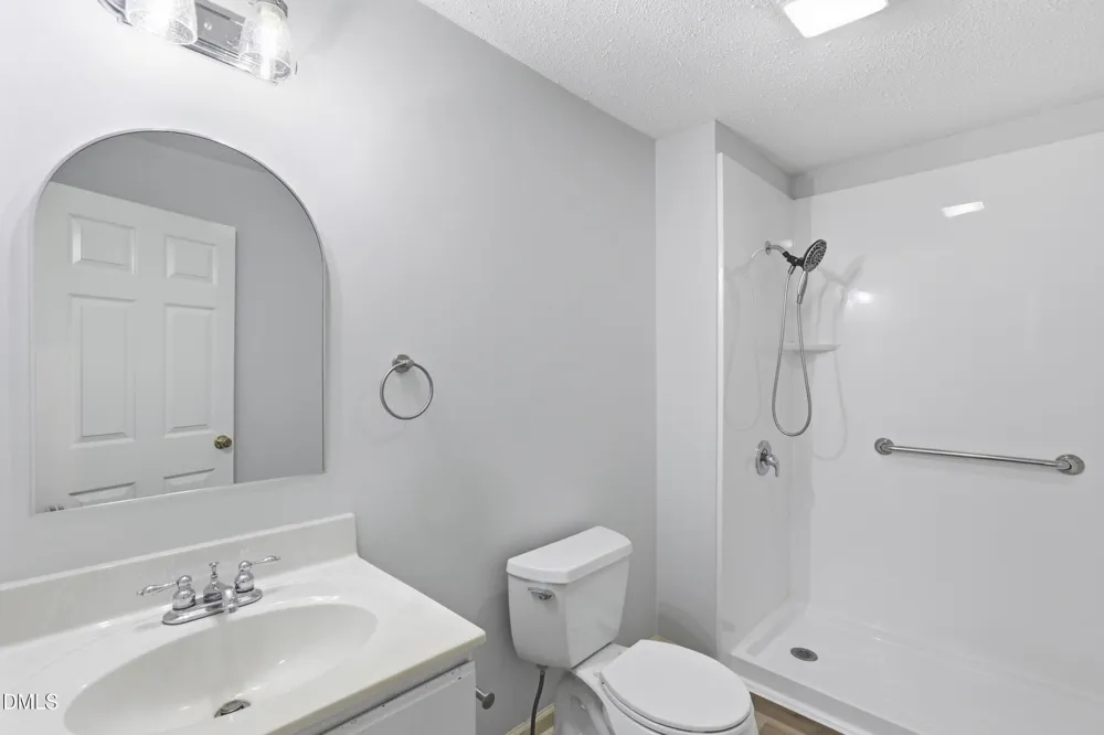3338 Barrett Street Farmville, NC 27828