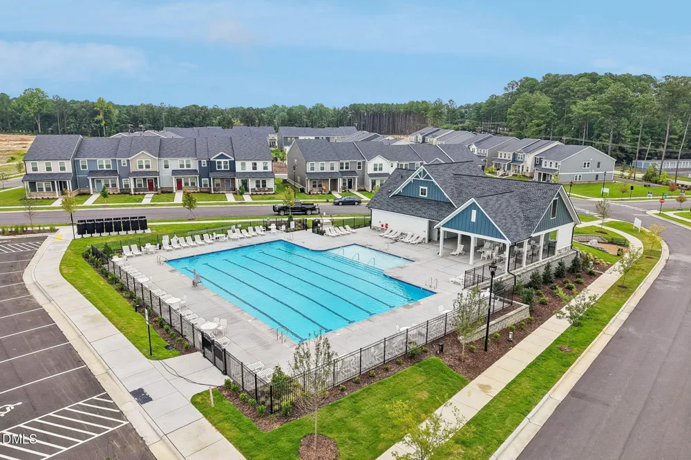 2424 Rosewood Bluff Drive Zebulon, NC 27597