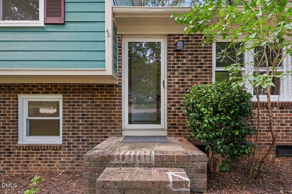 7713 Longstreet Drive Raleigh, NC 27615