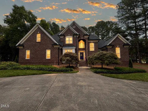 306 Lakeside Circle