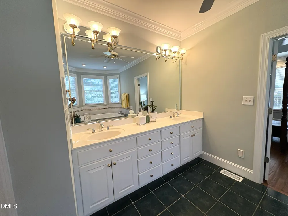 306 Lakeside Circle Zebulon, NC 27597
