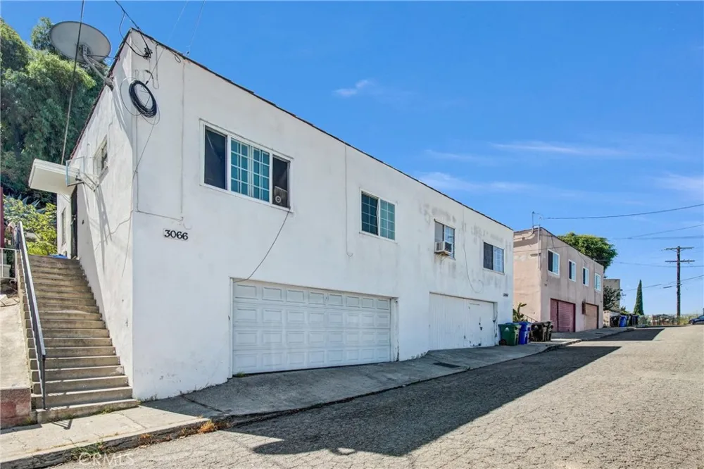 3064 Isabel Los Angeles, CA 90065
