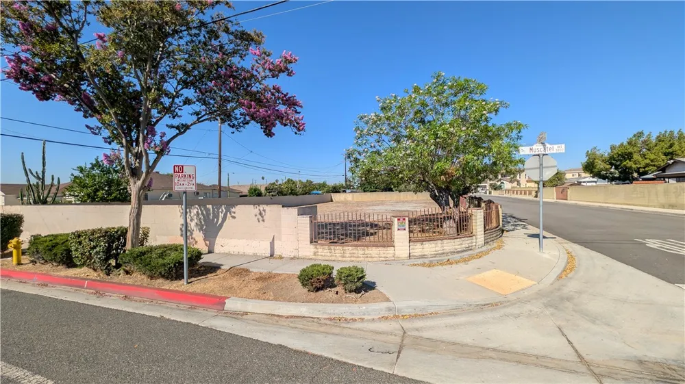 8774 Guess Rosemead, CA 91770