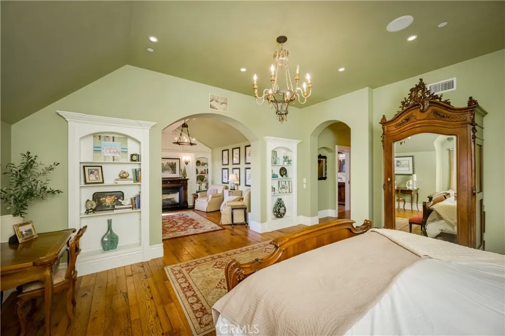 346 Via Lido Soud Newport Beach, CA 92663