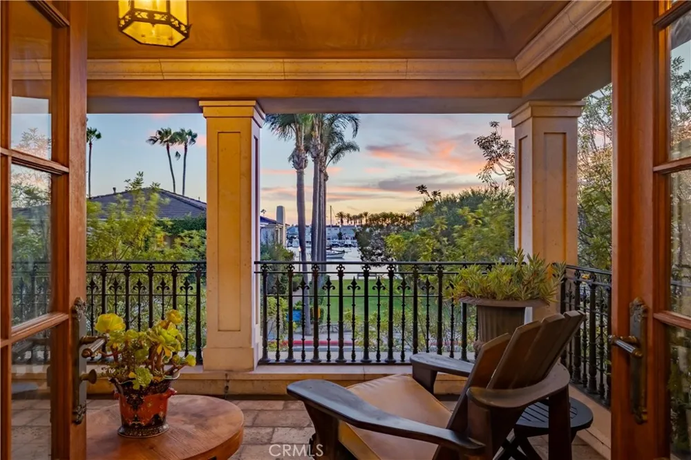 346 Via Lido Soud Newport Beach, CA 92663
