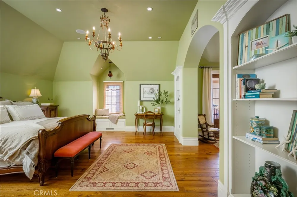 346 Via Lido Soud Newport Beach, CA 92663